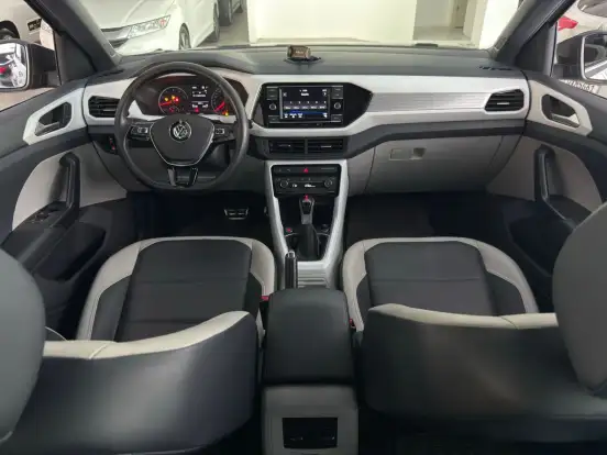 VOLKSWAGEN-T-CROSS-2020