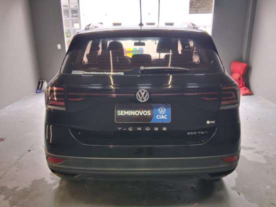 VOLKSWAGEN-T-CROSS-2020