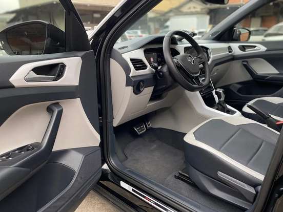 VOLKSWAGEN-T-CROSS-2020