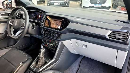 VOLKSWAGEN-T-CROSS-2024