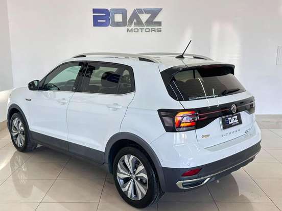VOLKSWAGEN-T-CROSS-2019