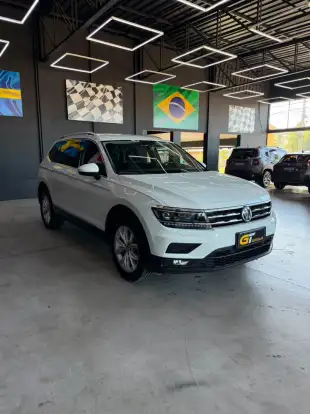 VOLKSWAGEN-TIGUAN-2018