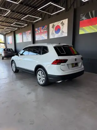 VOLKSWAGEN-TIGUAN-2018