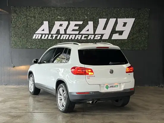 VOLKSWAGEN-TIGUAN-2.0 TSI 16V TURBO GASOLINA 4P TIPTRONIC VOLKSWAGEN-TIGUAN-2015