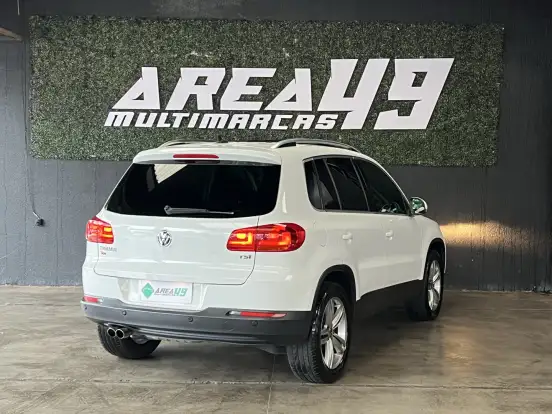 VOLKSWAGEN-TIGUAN-2015