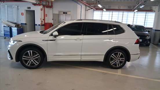 VOLKSWAGEN-TIGUAN-2.0 300 TSI GASOLINA ALLSPACE R-LINE AUTOMÁTICO VOLKSWAGEN-TIGUAN-2023