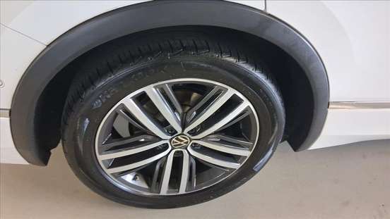 VOLKSWAGEN-TIGUAN-2023