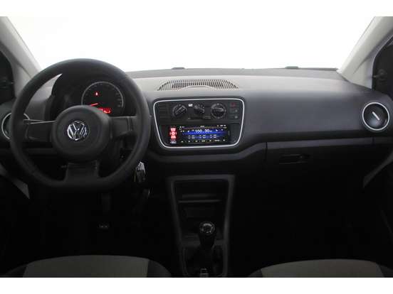 VOLKSWAGEN-UP-2016