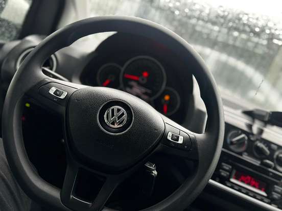 VOLKSWAGEN-UP-2020