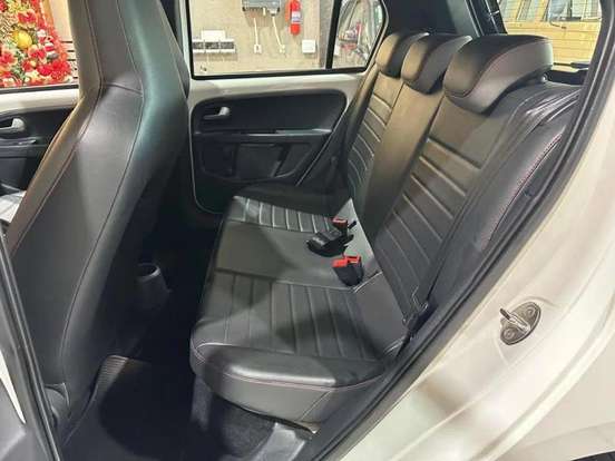 VOLKSWAGEN-UP-2017