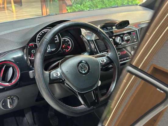 VOLKSWAGEN-UP-2017