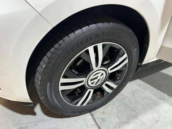 VOLKSWAGEN-UP-2017
