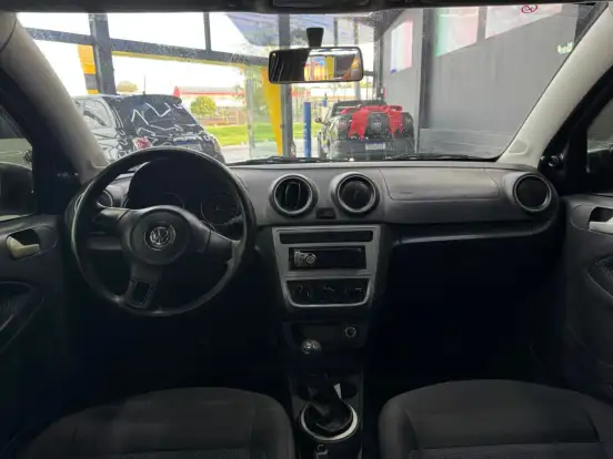 VOLKSWAGEN-VOYAGE-2015