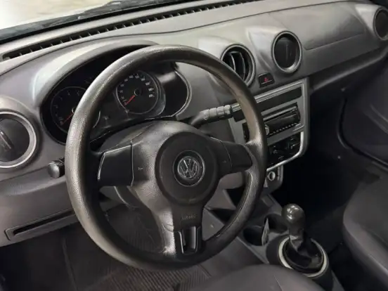 VOLKSWAGEN-VOYAGE-1.0 MI TRENDLINE 8V FLEX 4P MANUAL VOLKSWAGEN-VOYAGE-2015