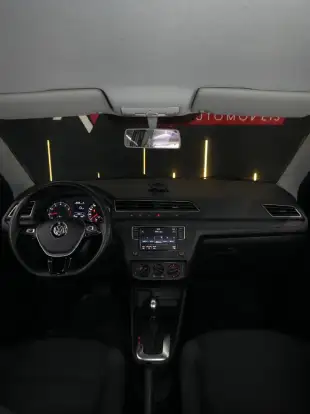VOLKSWAGEN-VOYAGE-2021