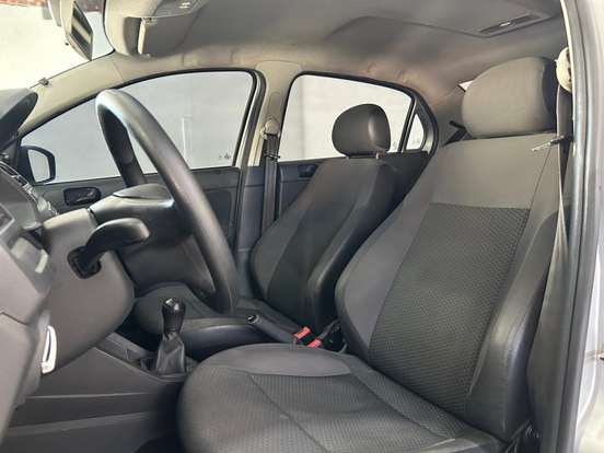 VOLKSWAGEN-VOYAGE-1.0 12V MPI TOTALFLEX 4P MANUAL VOLKSWAGEN-VOYAGE-2020