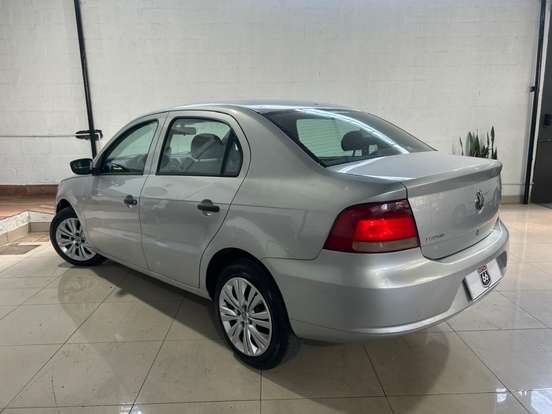 VOLKSWAGEN-VOYAGE-2009