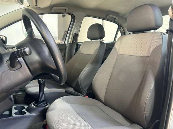 VOLKSWAGEN-VOYAGE-2009
