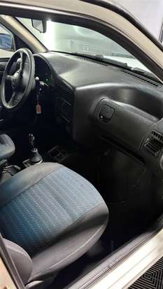VOLKSWAGEN-GOL-2005