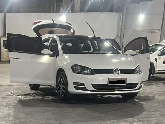 VOLKSWAGEN-GOLF-1.4 TSI HIGHLINE 16V GASOLINA 4P AUTOMÁTICO VOLKSWAGEN-GOLF-2014