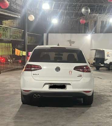 VOLKSWAGEN-GOLF-2014