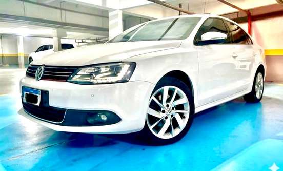VOLKSWAGEN-JETTA-2.0 TSI HIGHLINE 211CV GASOLINA 4P TIPTRONIC VOLKSWAGEN-JETTA-2013