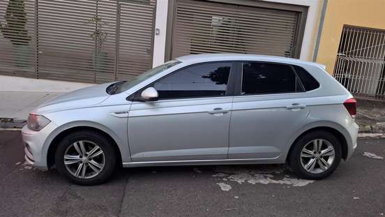 VOLKSWAGEN-POLO-2017
