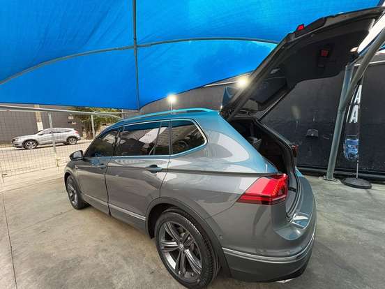 VOLKSWAGEN-TIGUAN-2021
