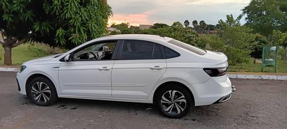 VOLKSWAGEN VIRTUS 1.0 200 TSI HIGHLINE AUTOMÁTICO
