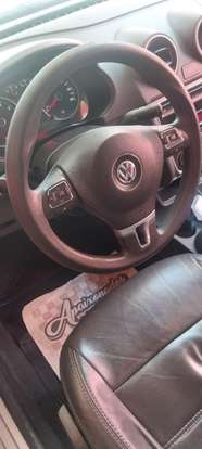 VOLKSWAGEN-VOYAGE-2014