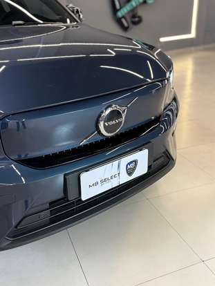 VOLVO-EX40-2025