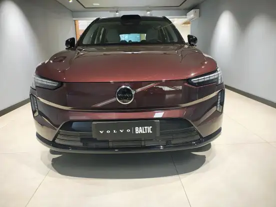 VOLVO-EX90-2025