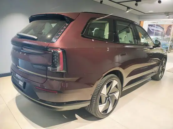 VOLVO-EX90-P8 RECHARGE TWIN ELECTRIC PERFORMANCE ULTRA AWD VOLVO-EX90-2025