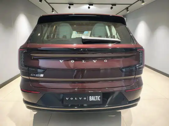 VOLVO-EX90-2025