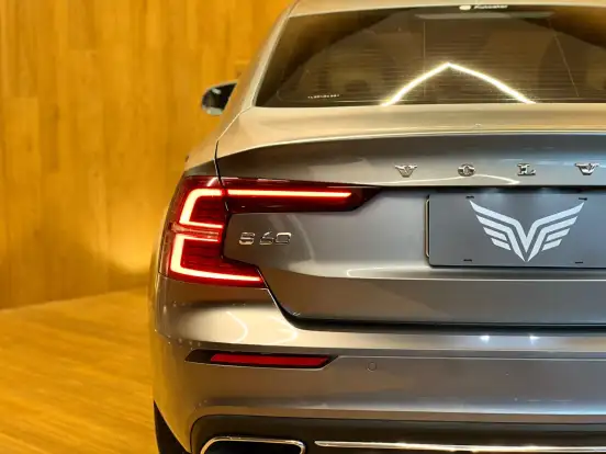 VOLVO-S60-2.0 T5 INSCRIPTION GASOLINA 4P AUTOMÁTICO VOLVO-S60-2019