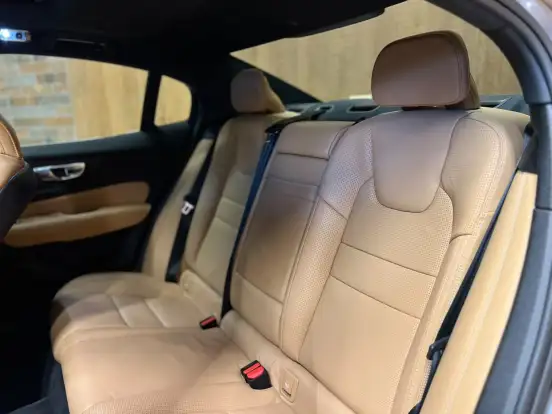 VOLVO-S60-2019