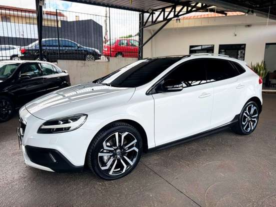 VOLVO-V40-2.0 T4 CROSS COUNTRY GASOLINA 4P AUTOMÁTICO VOLVO-V40-2017