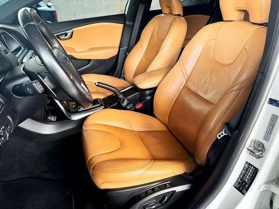 VOLVO-V40-2.0 T4 CROSS COUNTRY GASOLINA 4P AUTOMÁTICO VOLVO-V40-2017
