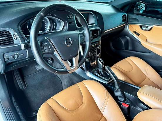 VOLVO-V40-2.0 T4 CROSS COUNTRY GASOLINA 4P AUTOMÁTICO VOLVO-V40-2017