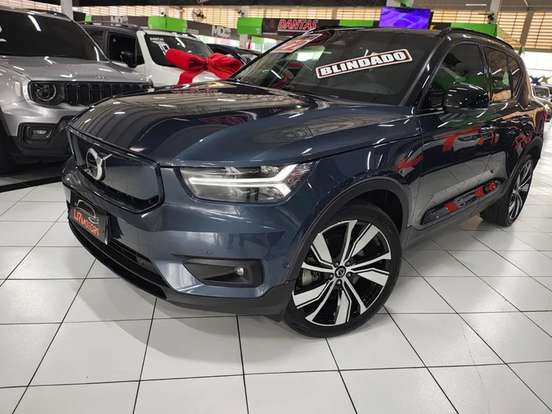 VOLVO-XC40-2022