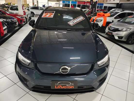 VOLVO-XC40-2022