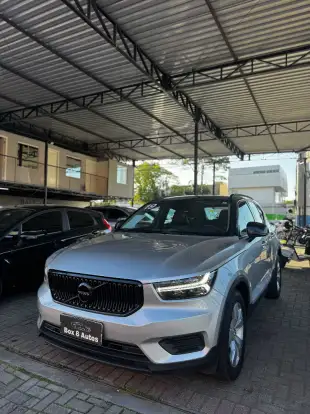 VOLVO-XC40-2019