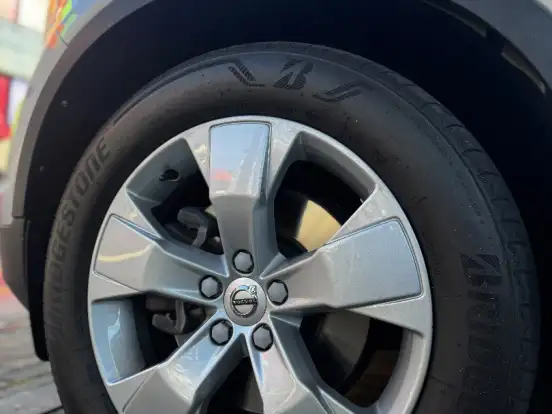 VOLVO-XC40-2.0 T4 GASOLINA GEARTRONIC VOLVO-XC40-2019