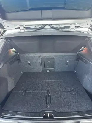 VOLVO-XC40-2019