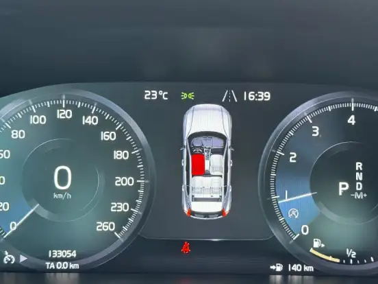 VOLVO-XC40-2.0 T4 GASOLINA GEARTRONIC VOLVO-XC40-2019