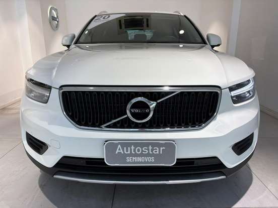 VOLVO-XC40-2020