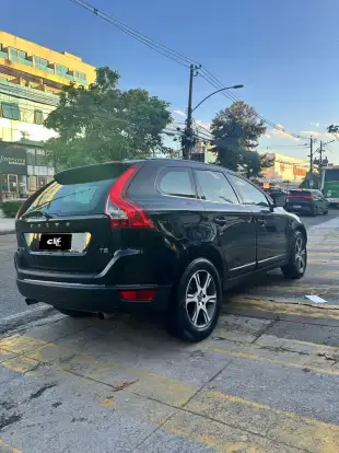 VOLVO-XC60-2011