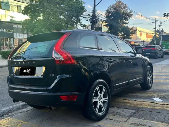 VOLVO-XC60-2.0 T5 COMFORT FWD TURBO GASOLINA 4P AUTOMÁTICO VOLVO-XC60-2011