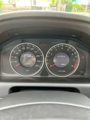 VOLVO-XC60-2011