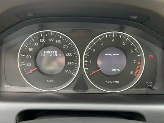 VOLVO-XC60-2.0 T5 COMFORT FWD TURBO GASOLINA 4P AUTOMÁTICO VOLVO-XC60-2011